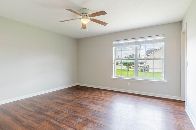 Building Photo - 752 Holland Ridge Dr