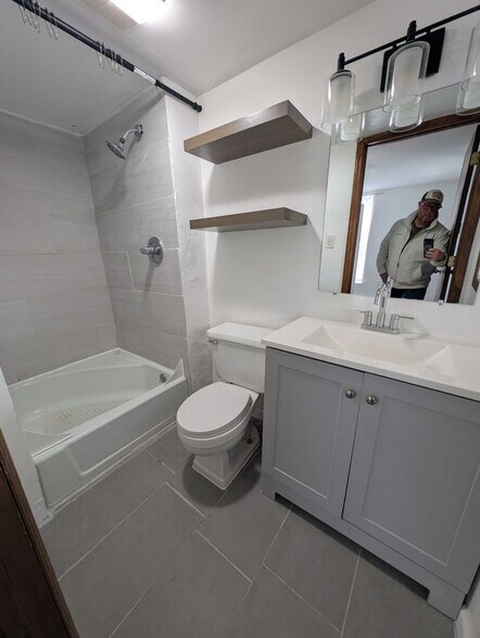 Building Photo - 191 S Meade St