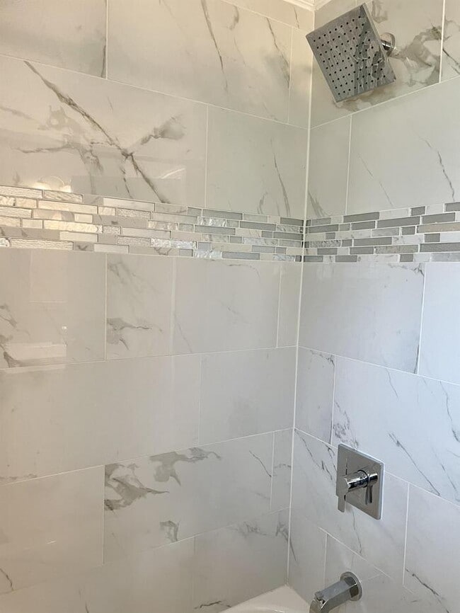 Building Photo - 420 Indianwood Blvd