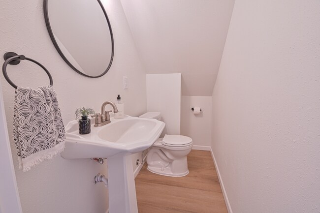 Building Photo - 337 Central Ave N