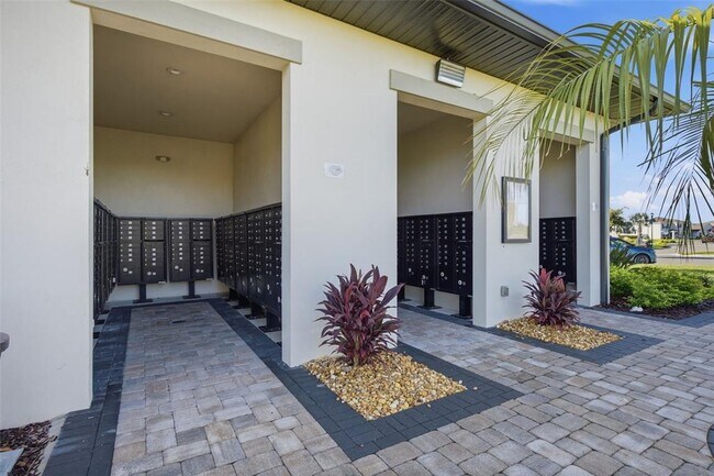 Building Photo - 34118 Jasper Stone Dr