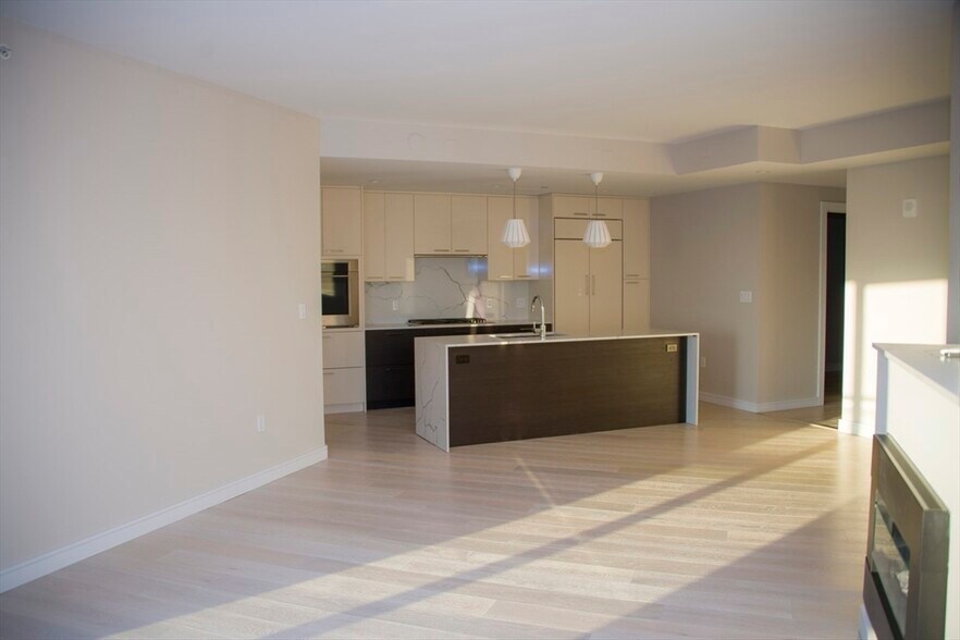 Building Photo - 110 Broad St