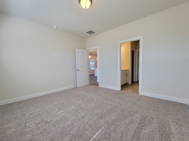 Building Photo - 4316 Skyridge Dr