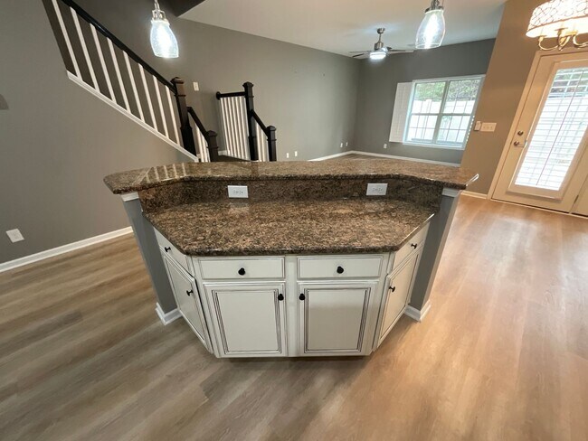 Building Photo - Immaculate 3 bedroom/2.5 bathroom in Tanner Woods!