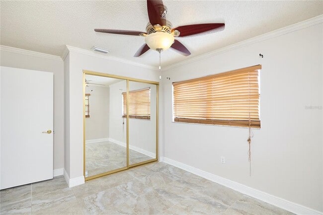 Building Photo - 6804 N Hubert Ave