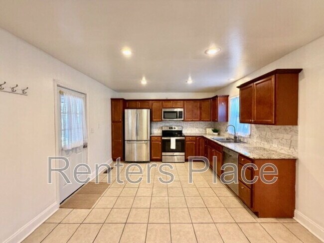 Building Photo - 5502 S Owasso Ave