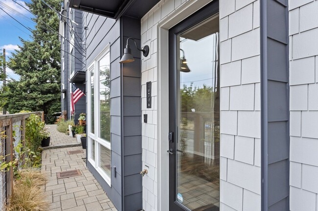 Building Photo - Hip and Modern Townhome In Greenwood!  Two bedrooms plus Flex Space Room