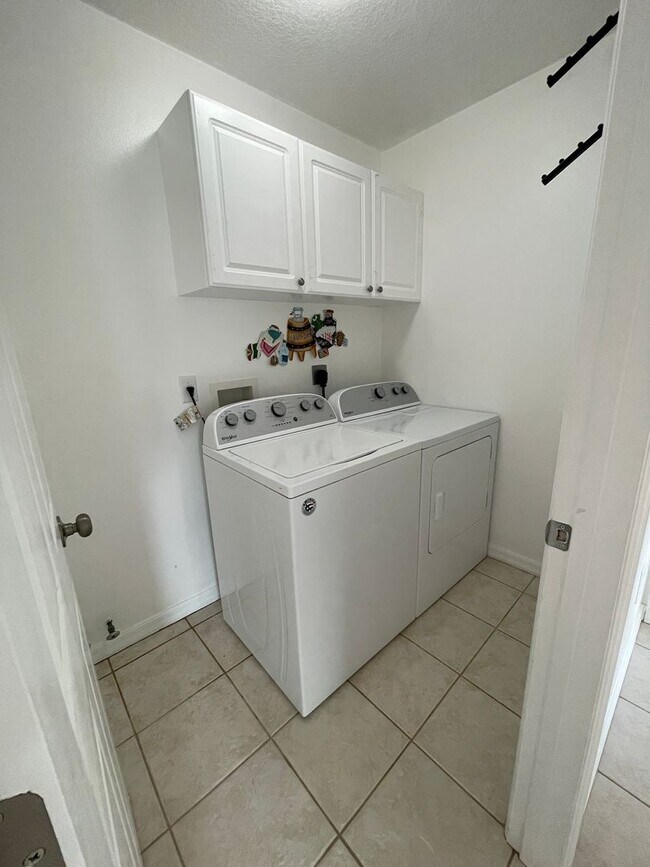 Building Photo - 3BR/2BA Home + 2-Car Garage – $500 Move-In...