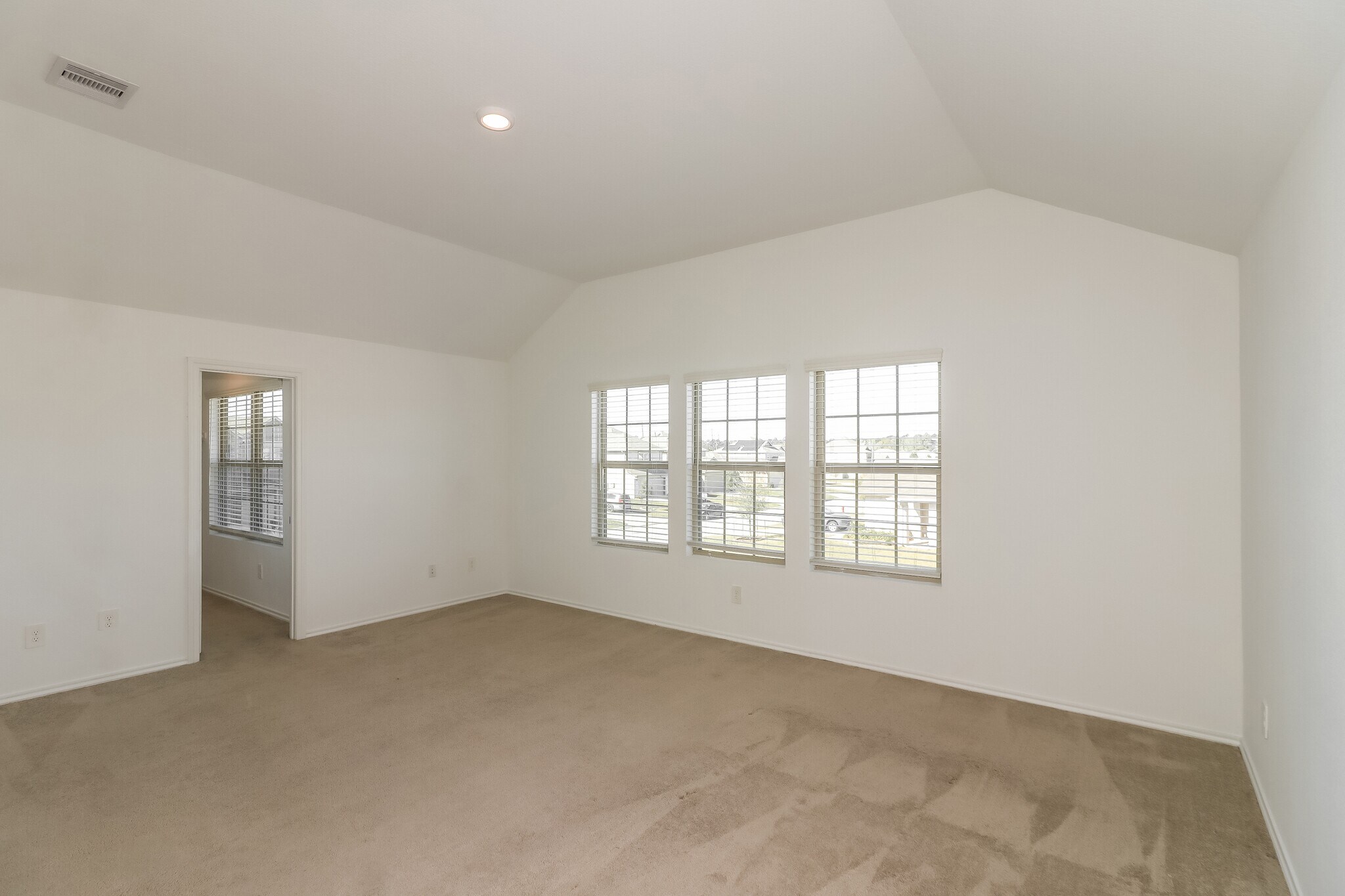 Building Photo - 310 Pickwick Gdns Ln