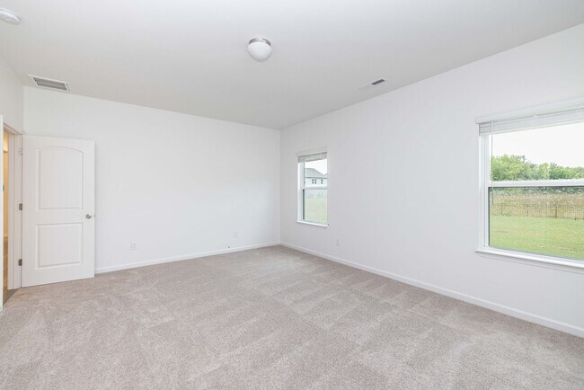 Building Photo - BEAUTIFUL 3 Bedroom Home - Stonebridge Fairways - AVAILABLE NOW