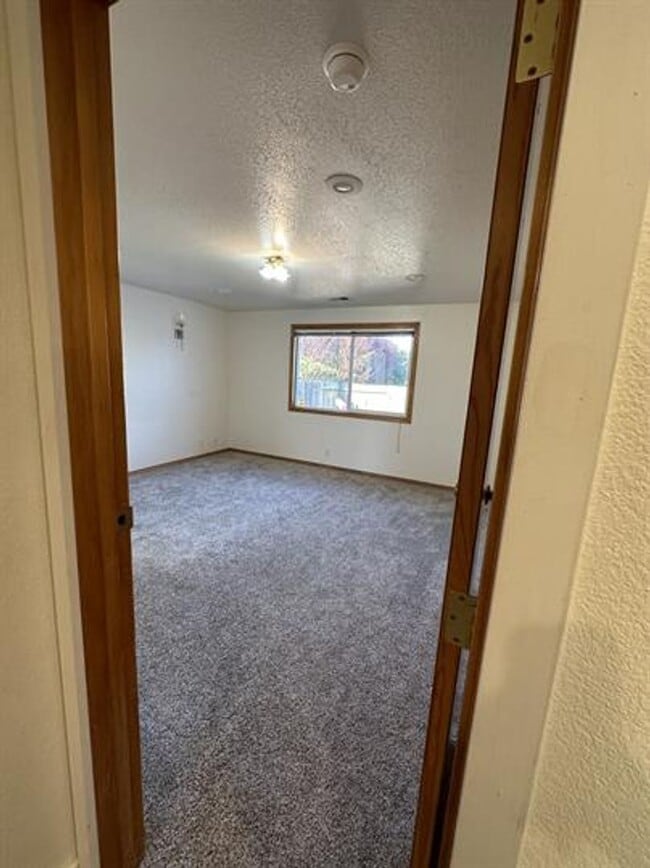 Building Photo - McKinleyville house