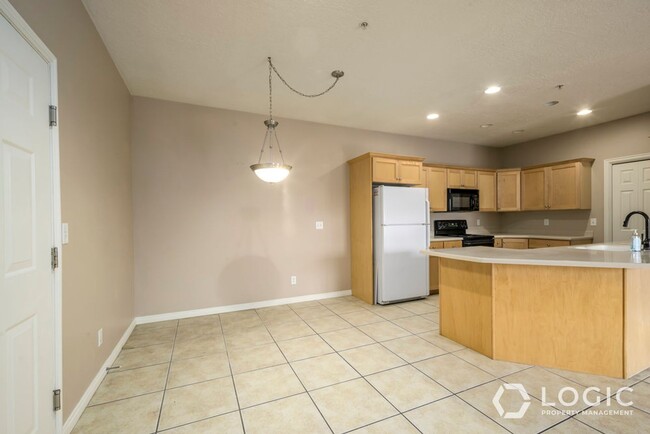 Building Photo - Perfectly Located Condo in Millcreek UT!