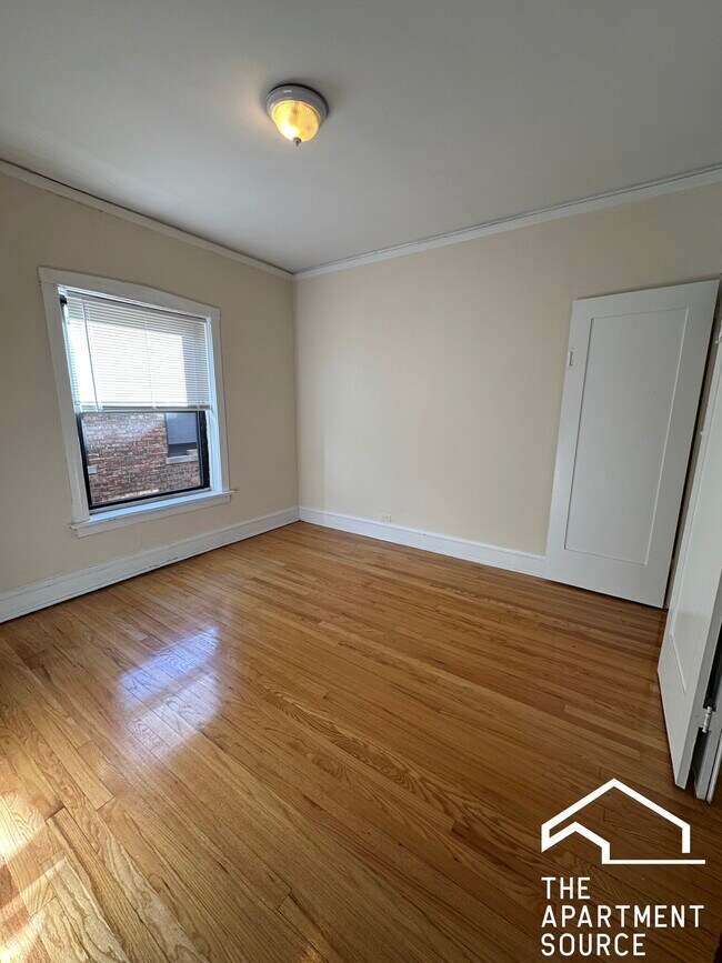 Building Photo - 1307 Oak Ave