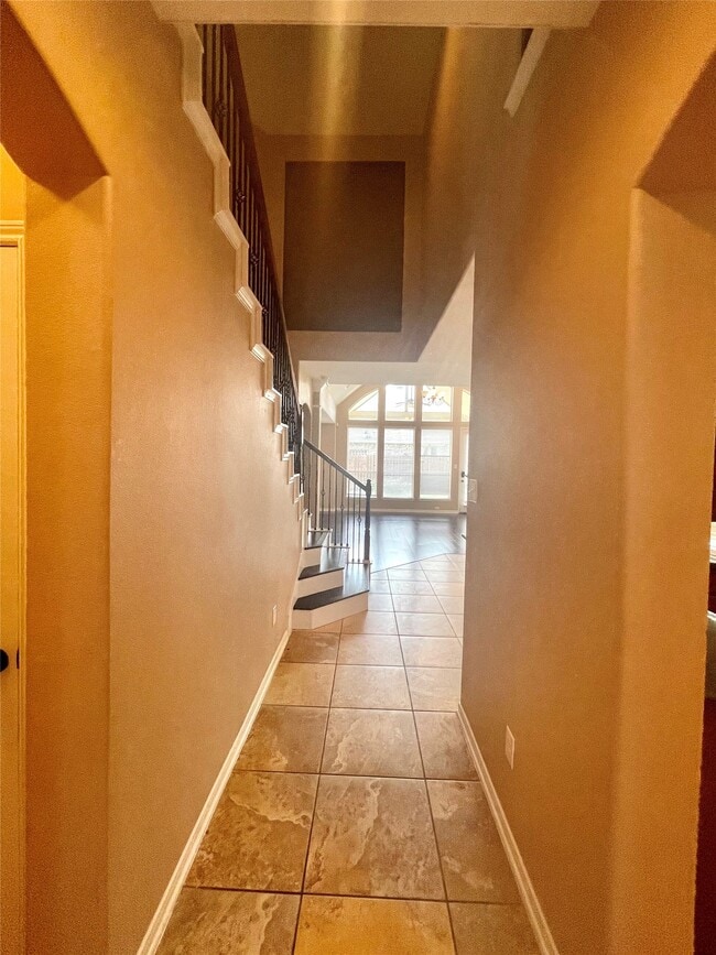 Building Photo - 6326 Bennington Springs Dr