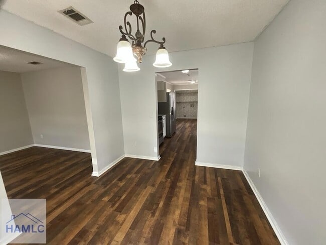 Building Photo - 1750 Latham Ct