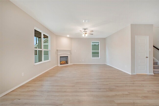 Building Photo - 1605 Katharina Ave