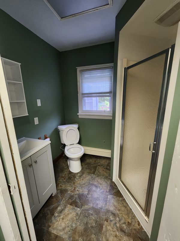 Building Photo - 128 White Pond Rd