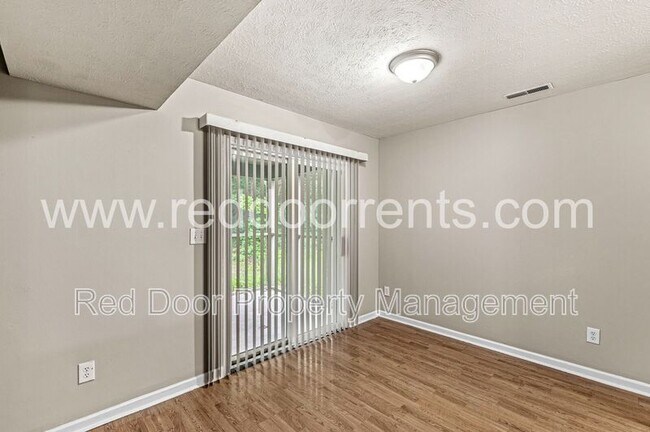 Building Photo - 10857 Cedar Pine Dr