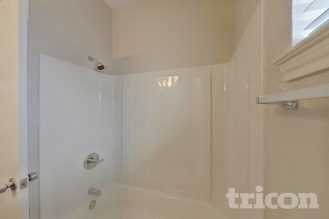 Building Photo - 1121 Cypress Ln