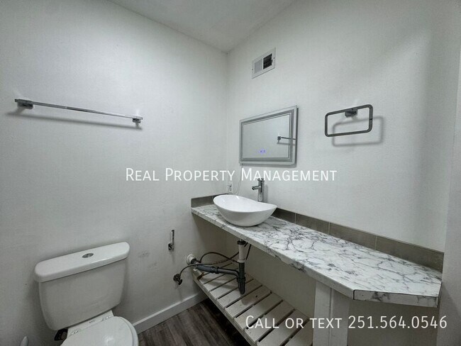 Building Photo - 6017 Mission Hills Ct