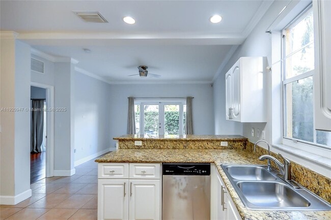 Building Photo - 11331 NW 44th Terrace