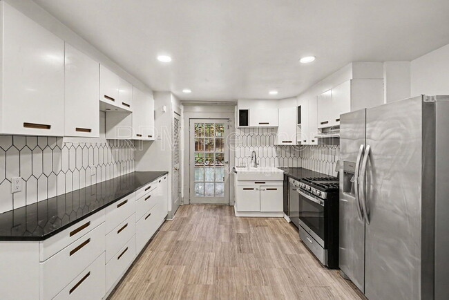 Building Photo - 931 Oglethorpe Ave SW