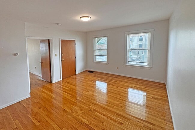 Building Photo - 19 Norumbega Terrace