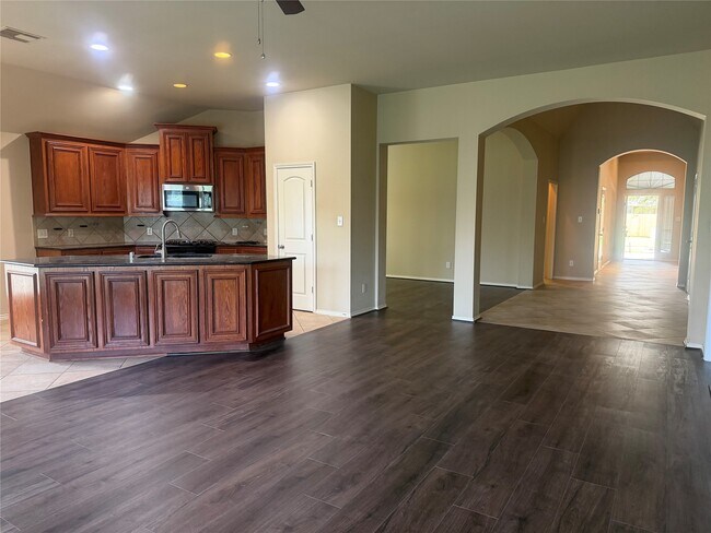 Building Photo - 10919 Starling Creek Dr