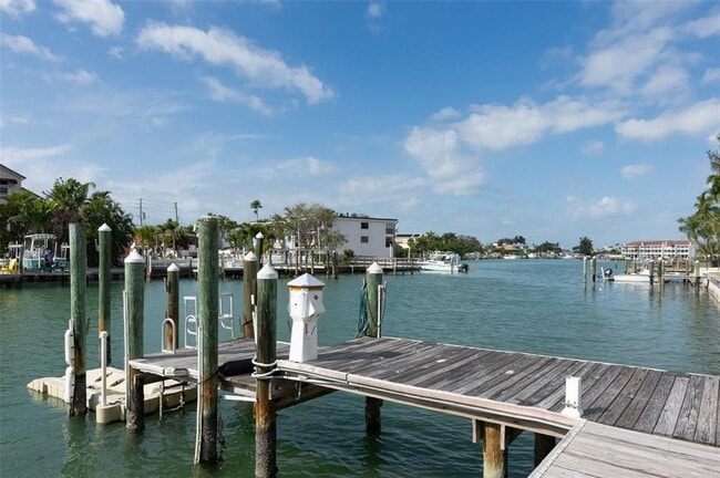 Building Photo - 11820 Capri Cir S