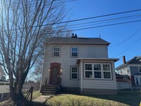 Building Photo - 2 Bedroom House with Sunroom and Bonus Room