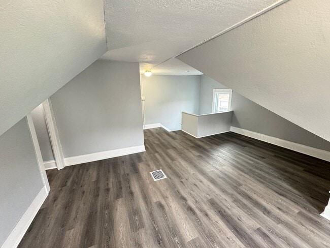 Building Photo - 557-559-559 3rd St