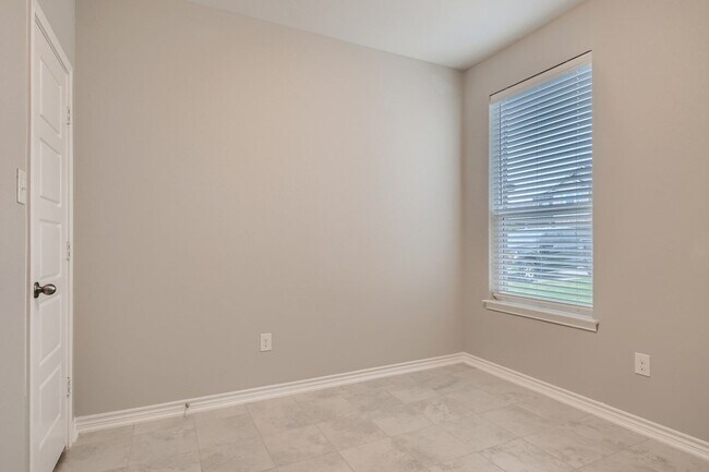 Building Photo - 3 bedroom off 211 and Culebra. NISD School...