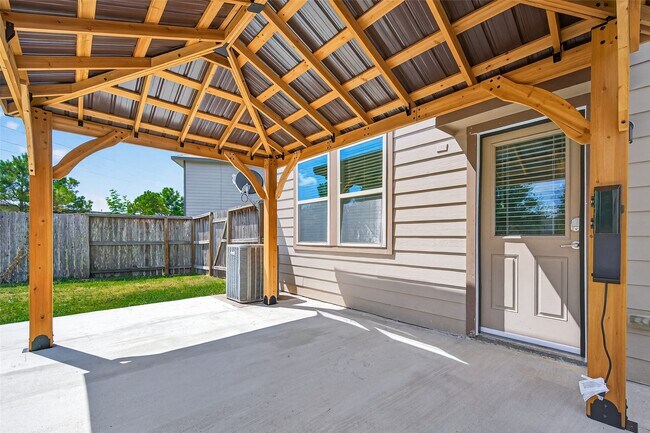 Building Photo - 6438 Haywards Crossing S Cir