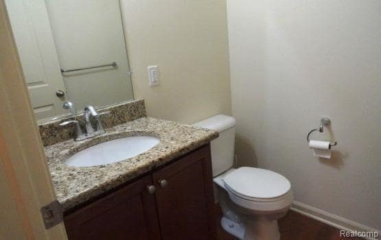 Building Photo - 3074 Kilmer Ave