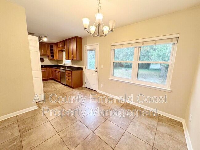 Building Photo - 506 Trenton St