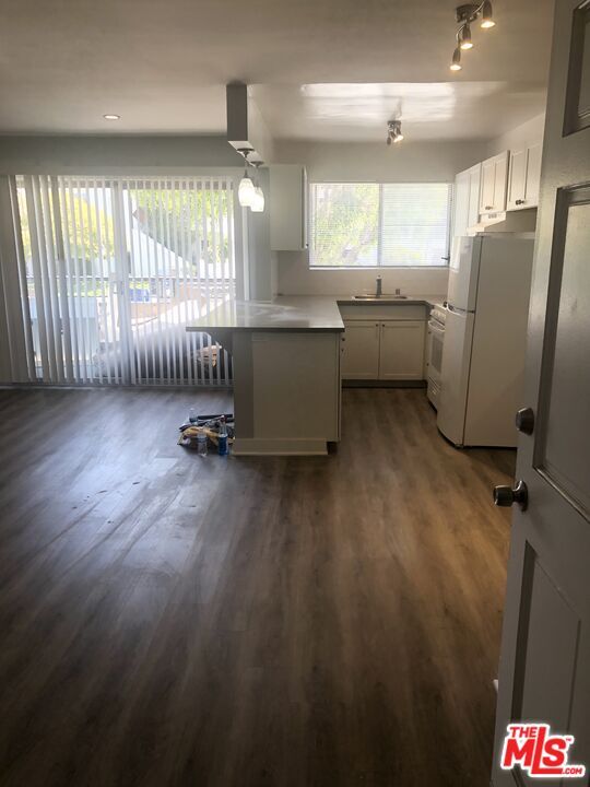 Building Photo - 8635 Cashio St