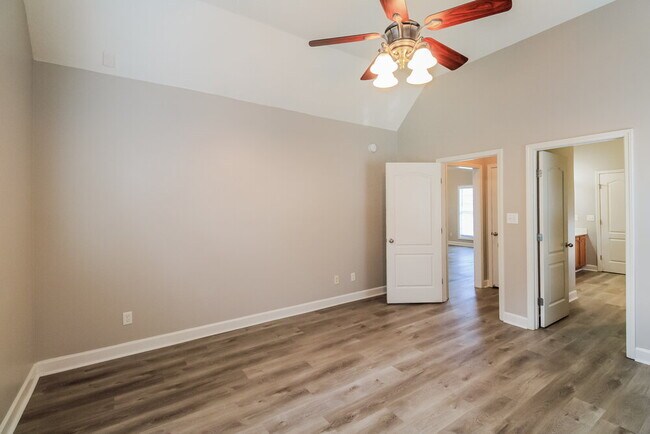 Building Photo - 705 Riata Ct