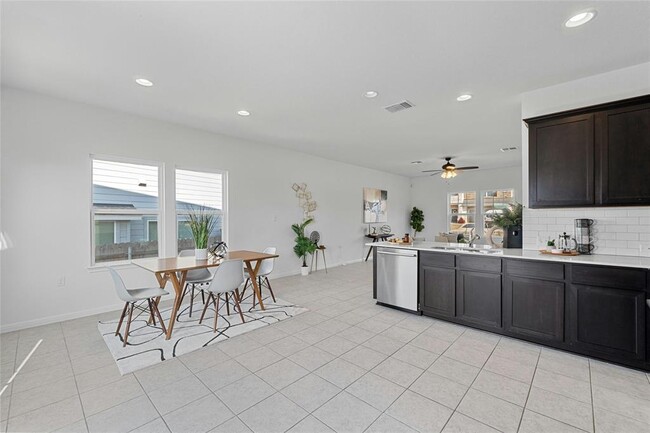 Building Photo - 9713 Grapevine Leaf Dr