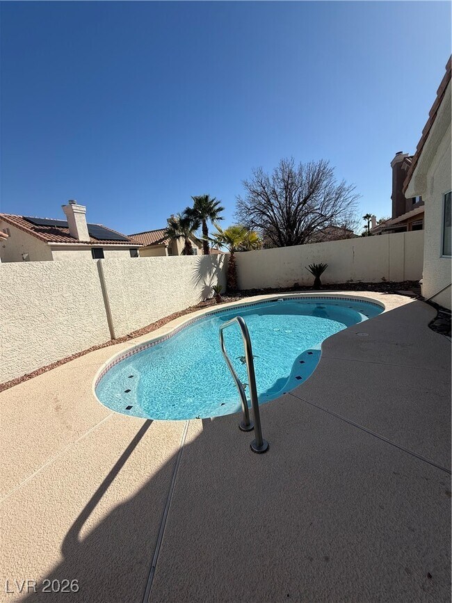 Building Photo - 1120 Daytona Ln