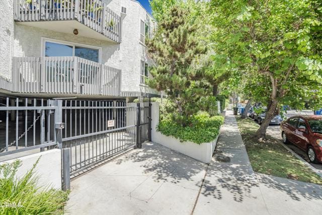 Building Photo - 8577 Rugby Dr