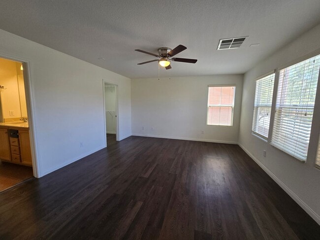Building Photo - A Fabulous 3 Bedroom, 2 Bathroom  HOME IN ...
