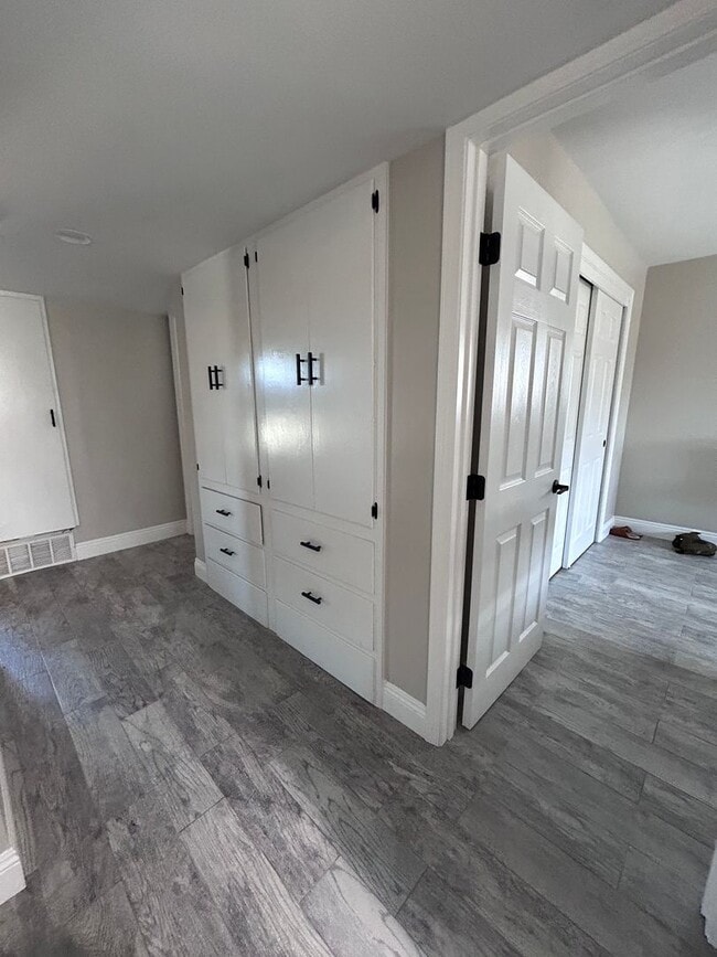 Building Photo - Country home - 3 bed 2 bath!