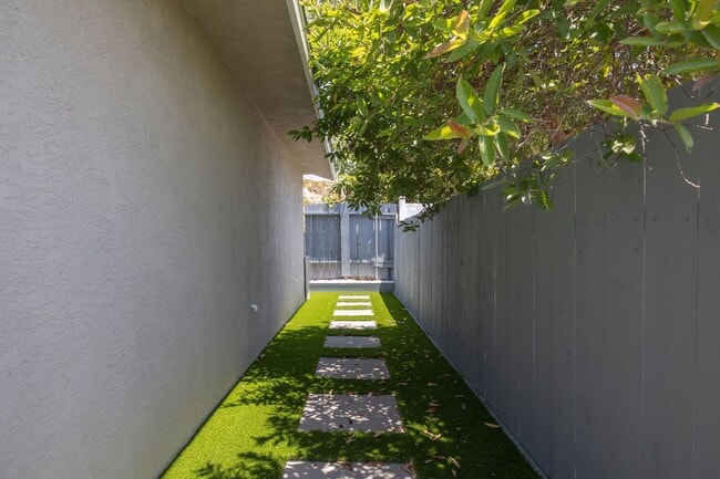 Building Photo - Cozy brand new 2bed/1bath now available in...