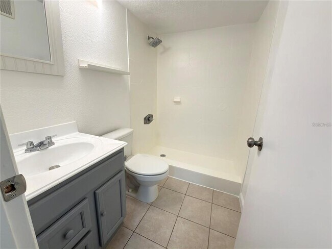 Building Photo - 4702 Sutton Terrace
