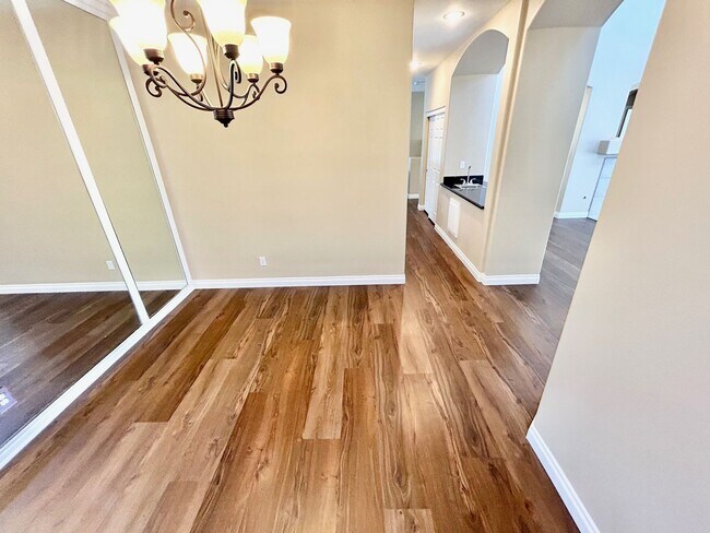 Building Photo - BEAUTIFUL 2 STORY HOUSE IN GATED SEVEN HIL...