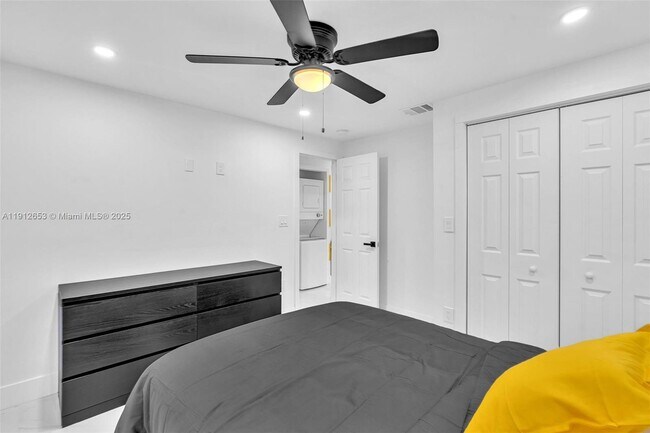 Building Photo - 923 NW 110th St