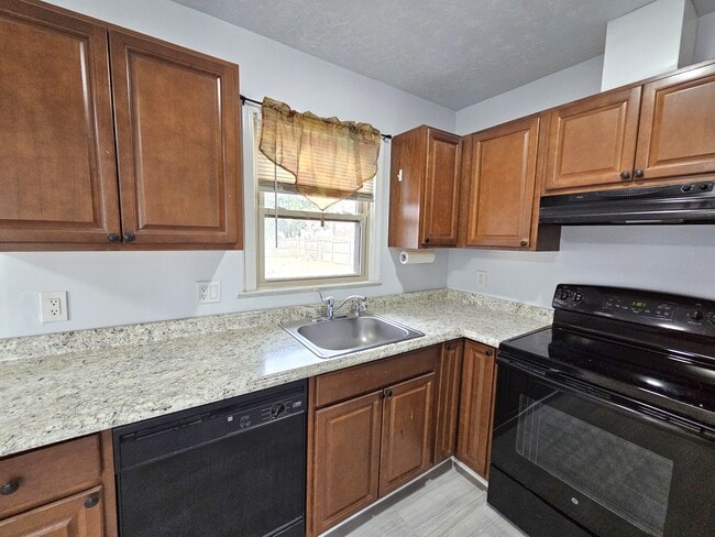 Building Photo - 3 Bristol Dr