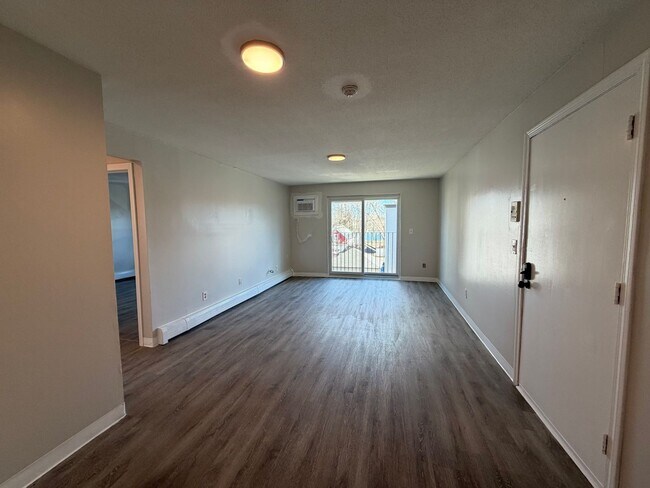 Building Photo - 158-162 Water st-11