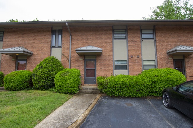 Building Photo - Two bedroom condo