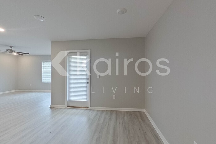 Building Photo - 4675 Malay Cir